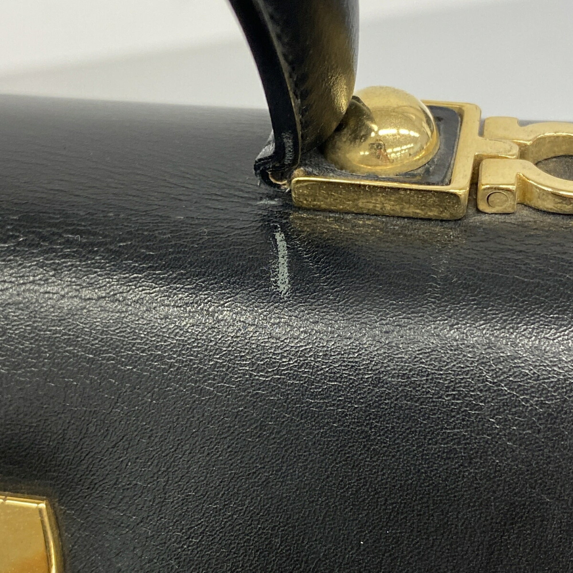 Salvatore Ferragamo Black Leather Handbag (Pre-Owned)