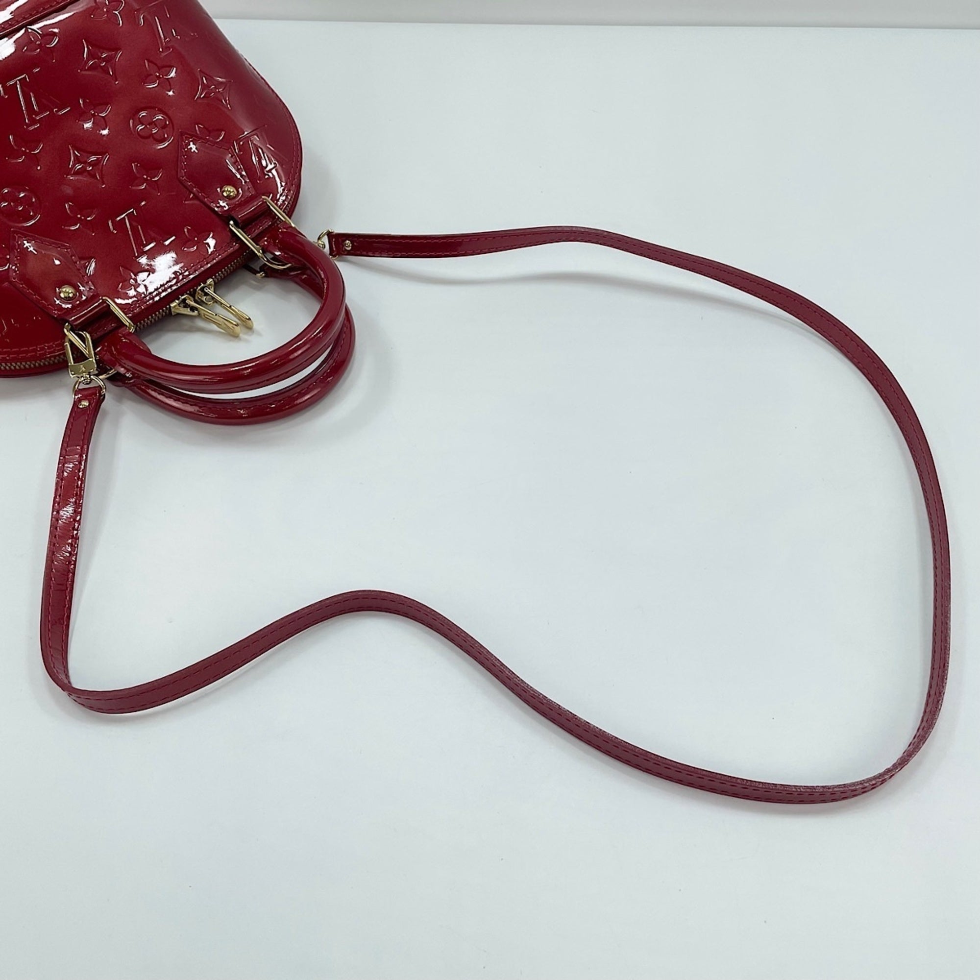 Louis Vuitton Red Color Handbag (Pre-Owned)