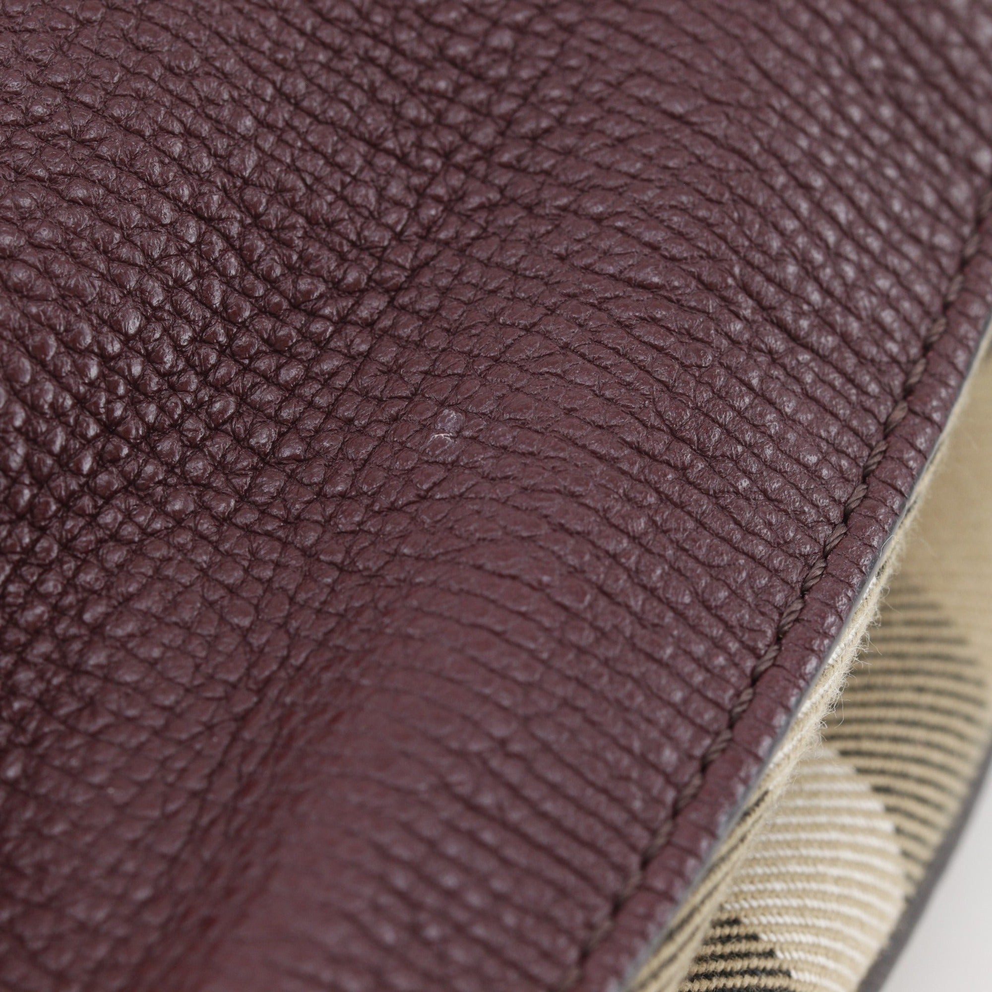 Burberry Bordeaux Red Color Leather Shoulder Bag (Pre-Owned)