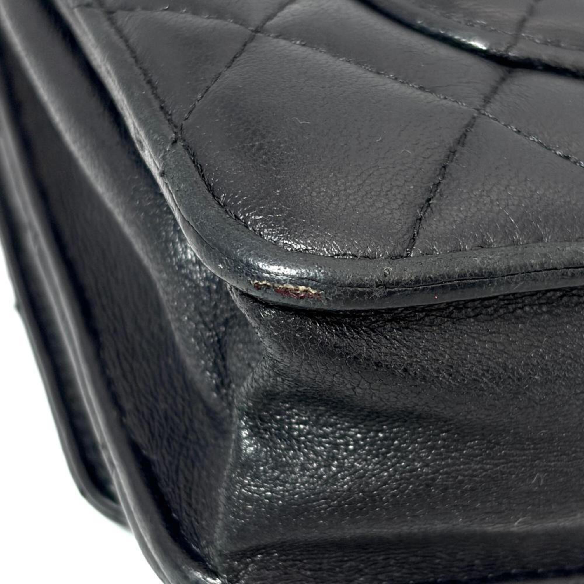 Chanel Black Leather Shoulder Bag (Pre-Owned)