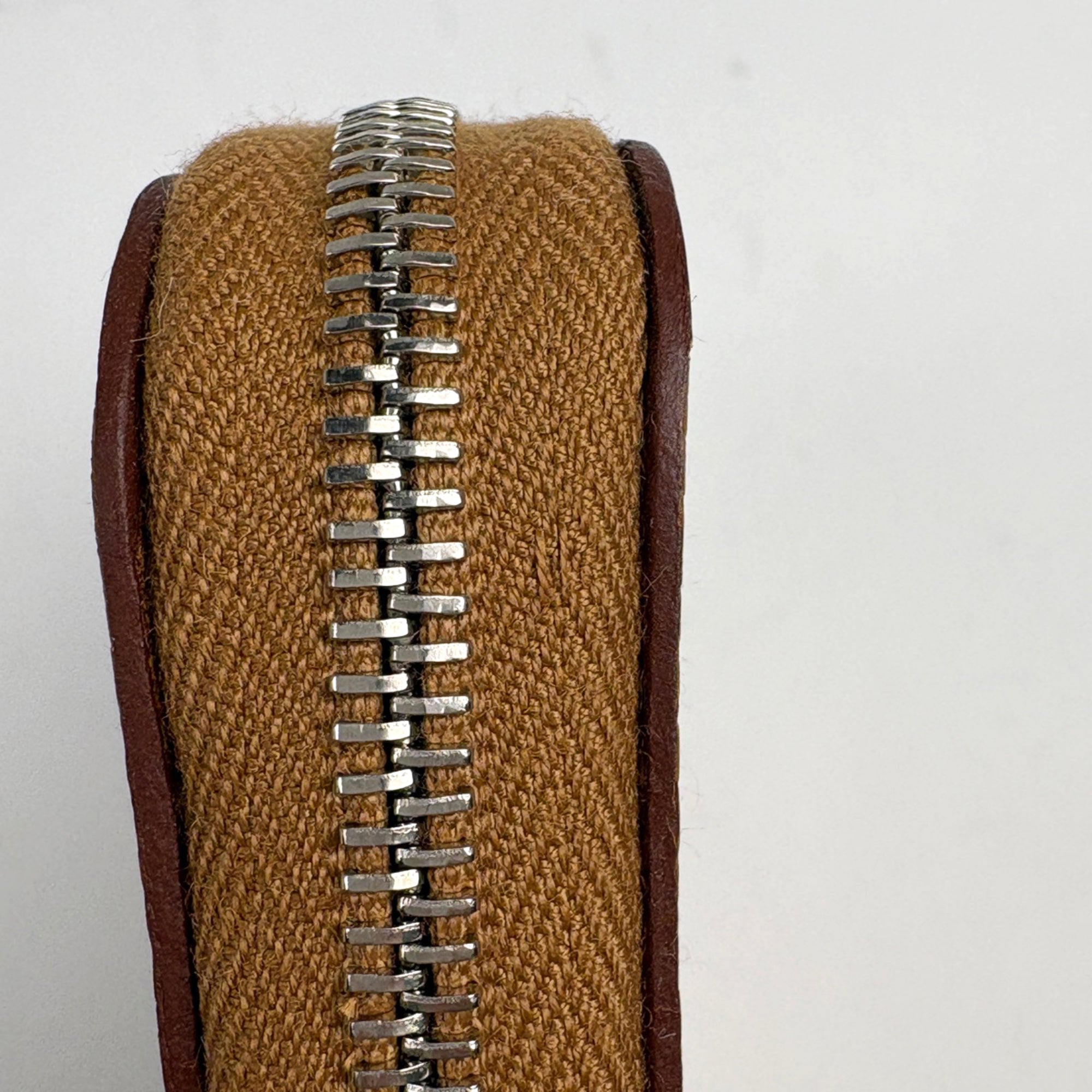Hermes Gold Wallet (Bi-Fold) (Pre-Owned)