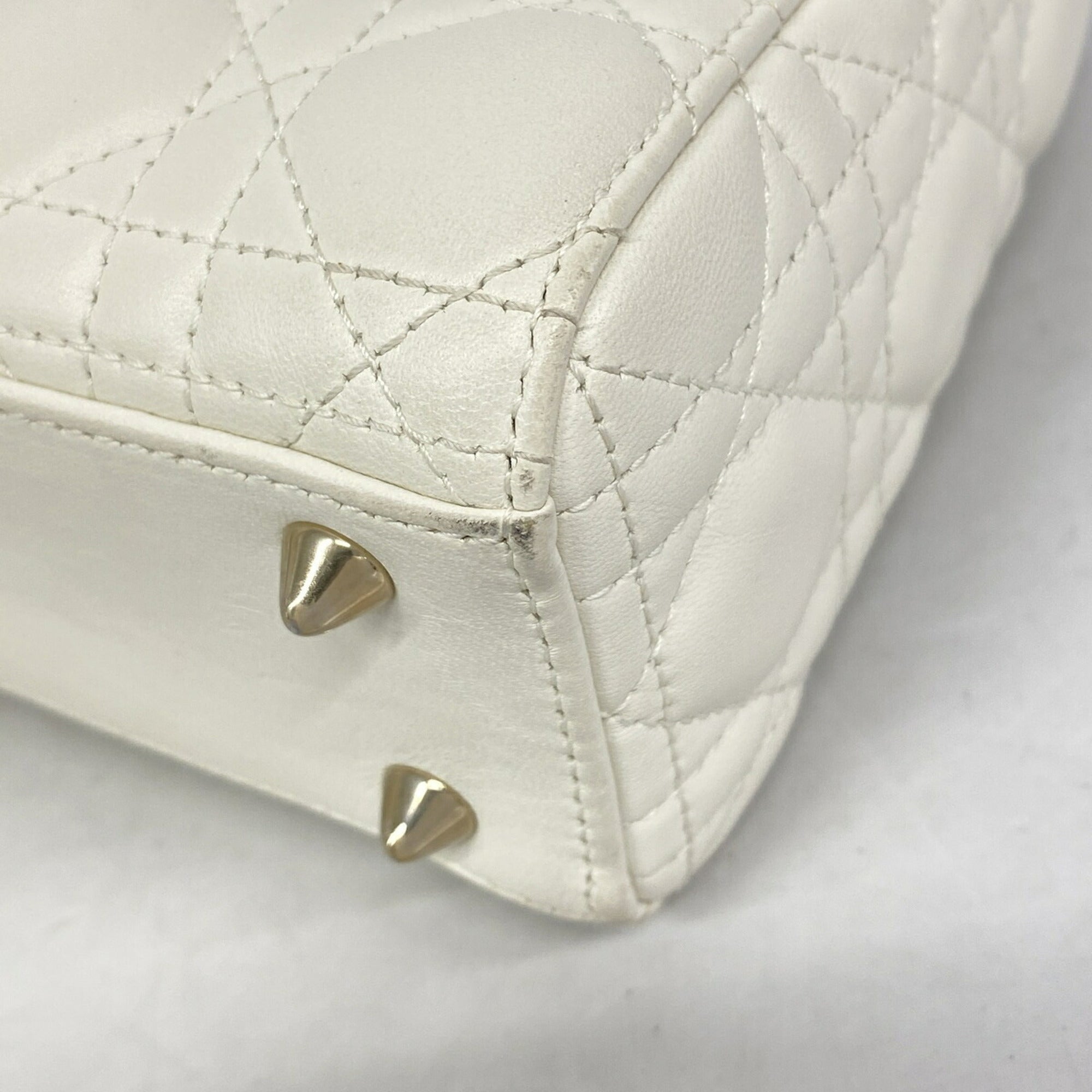 Christian Dior White Leather Handbag (Pre-Owned)
