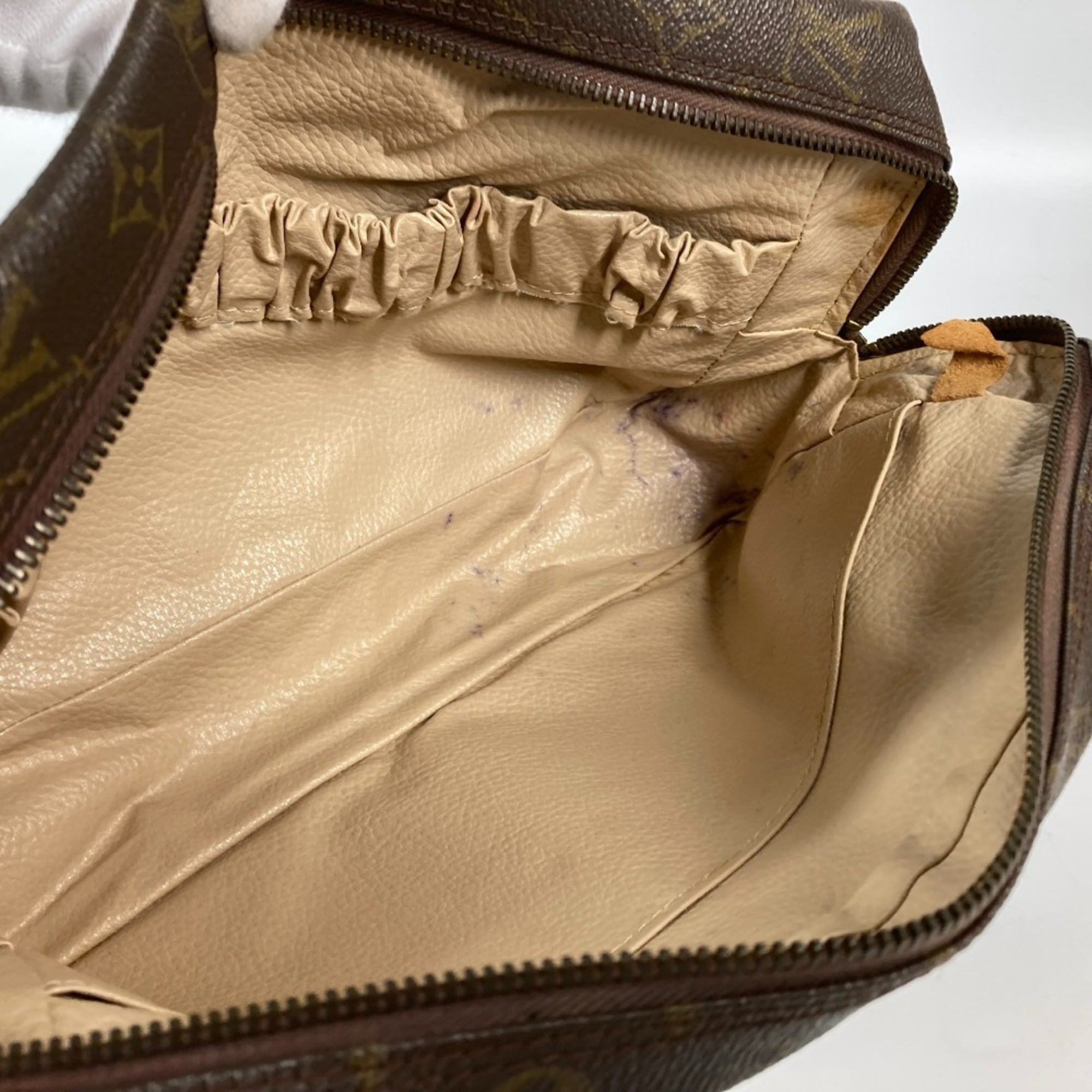 Louis Vuitton Brown Monogram Monogram Pouch (Pre-Owned)