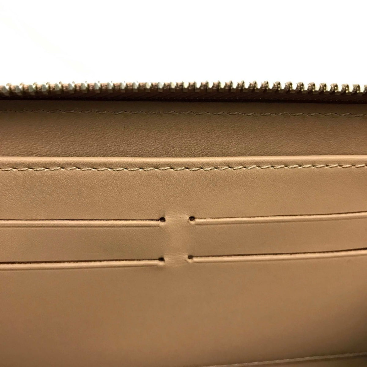 Louis Vuitton Beige Leather Long Wallet (Bi-Fold) (Pre-Owned)