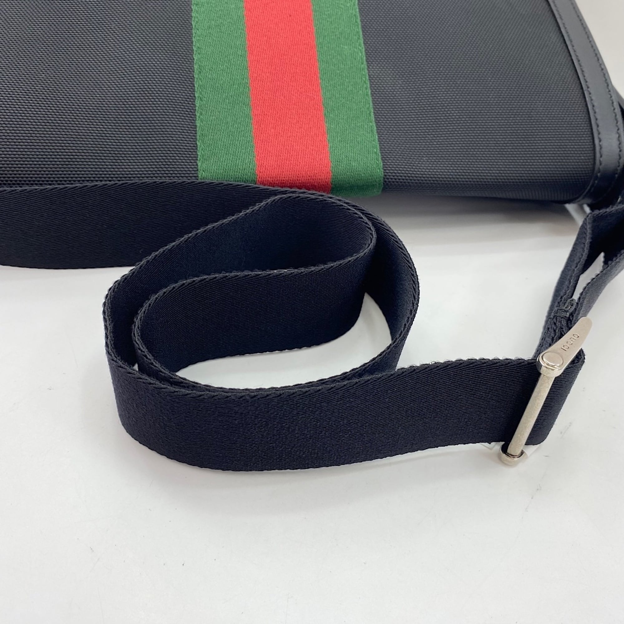 Gucci Black Shoulder Bag (Pre-Owned)