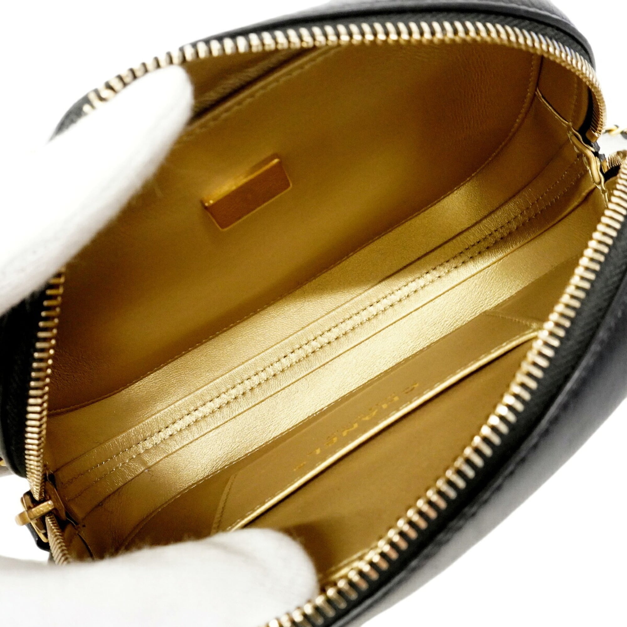 Chanel Black Leather Shoulder Bag (Pre-Owned)