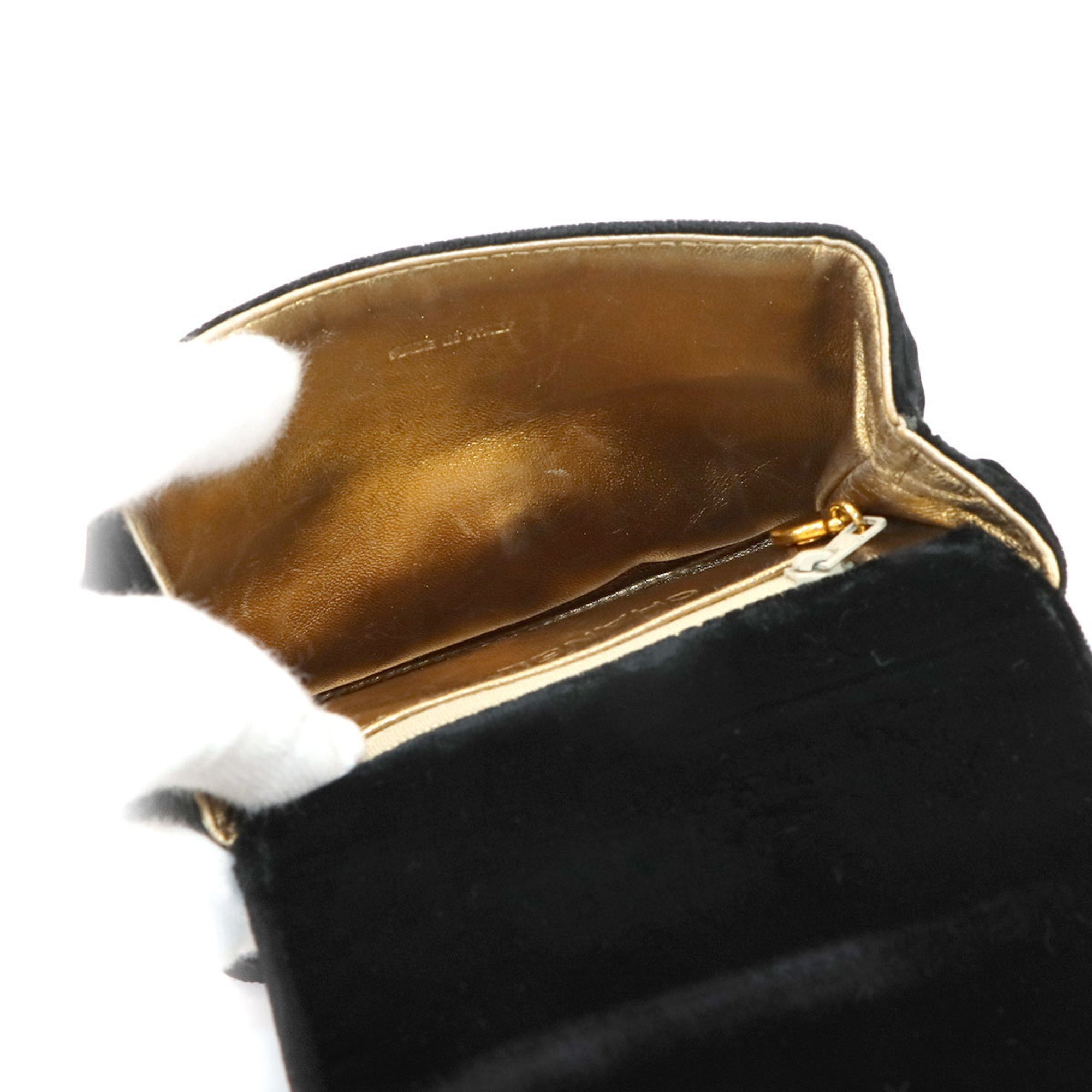Chanel Black Leather Shoulder Bag (Pre-Owned)