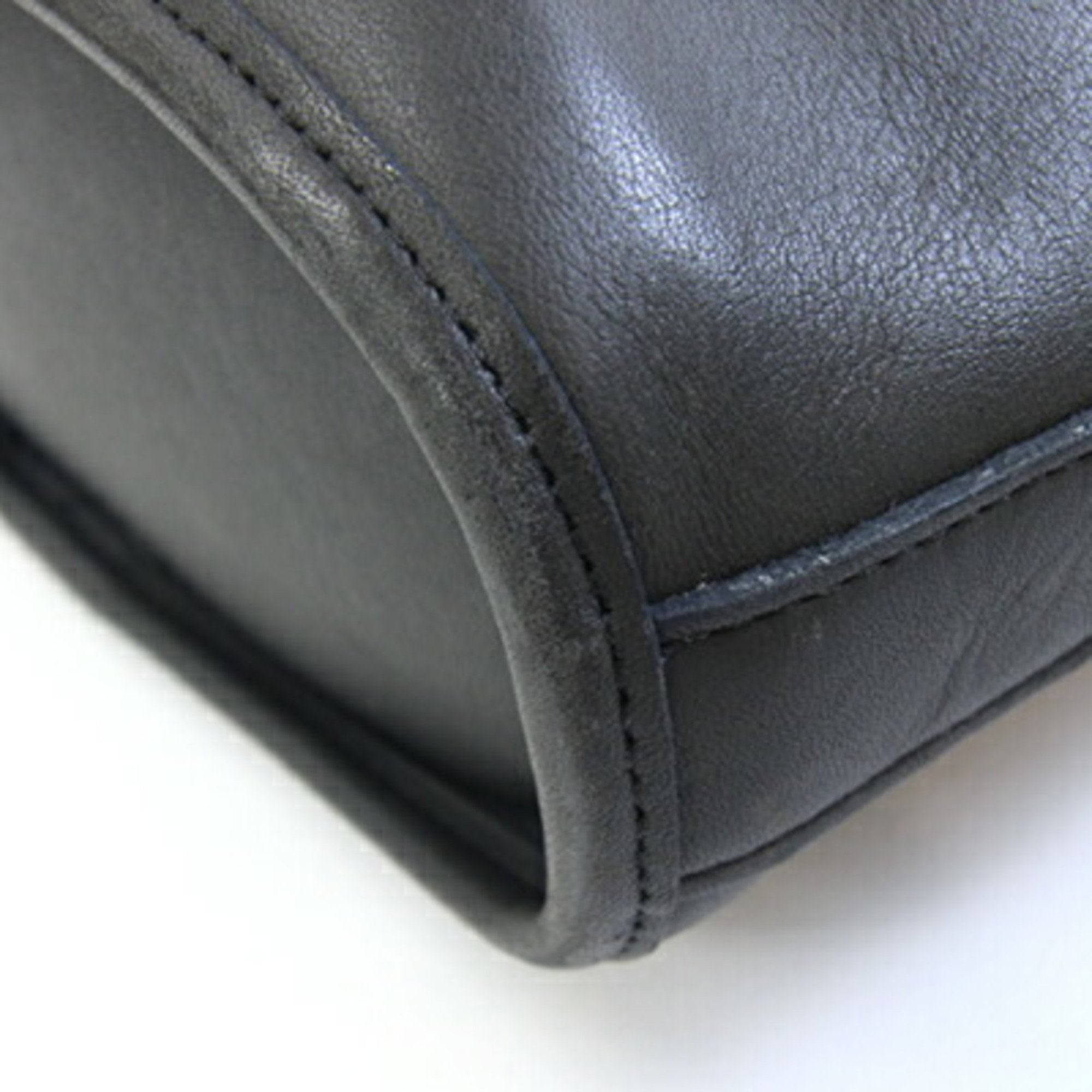 Coach Black Leather Shoulder Bag (Pre-Owned)