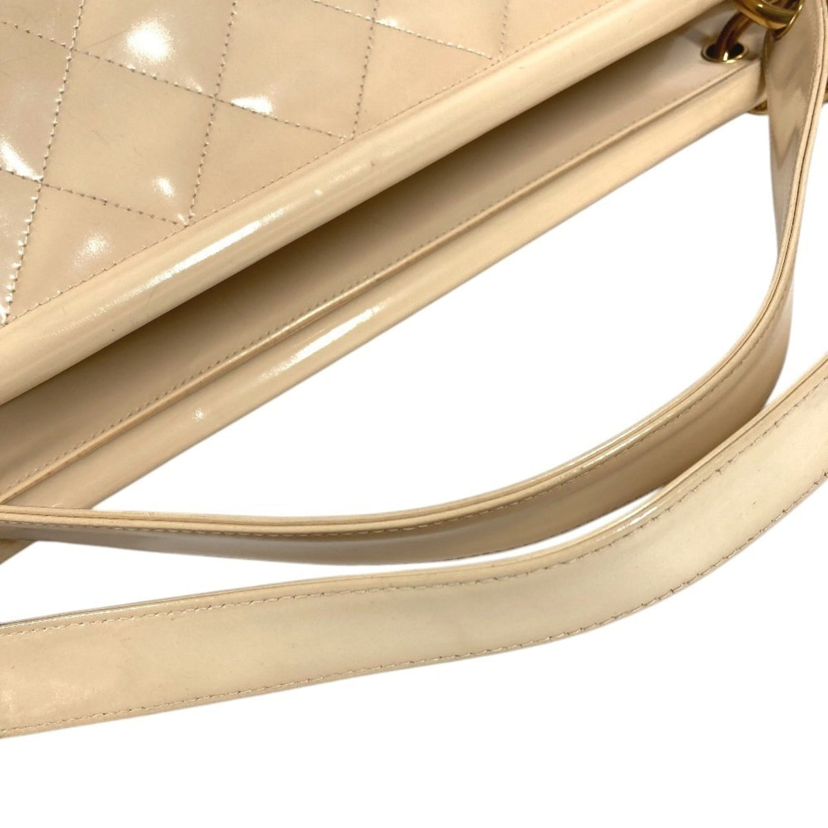 Chanel Matelasse White Leather Handbag (Pre-Owned)