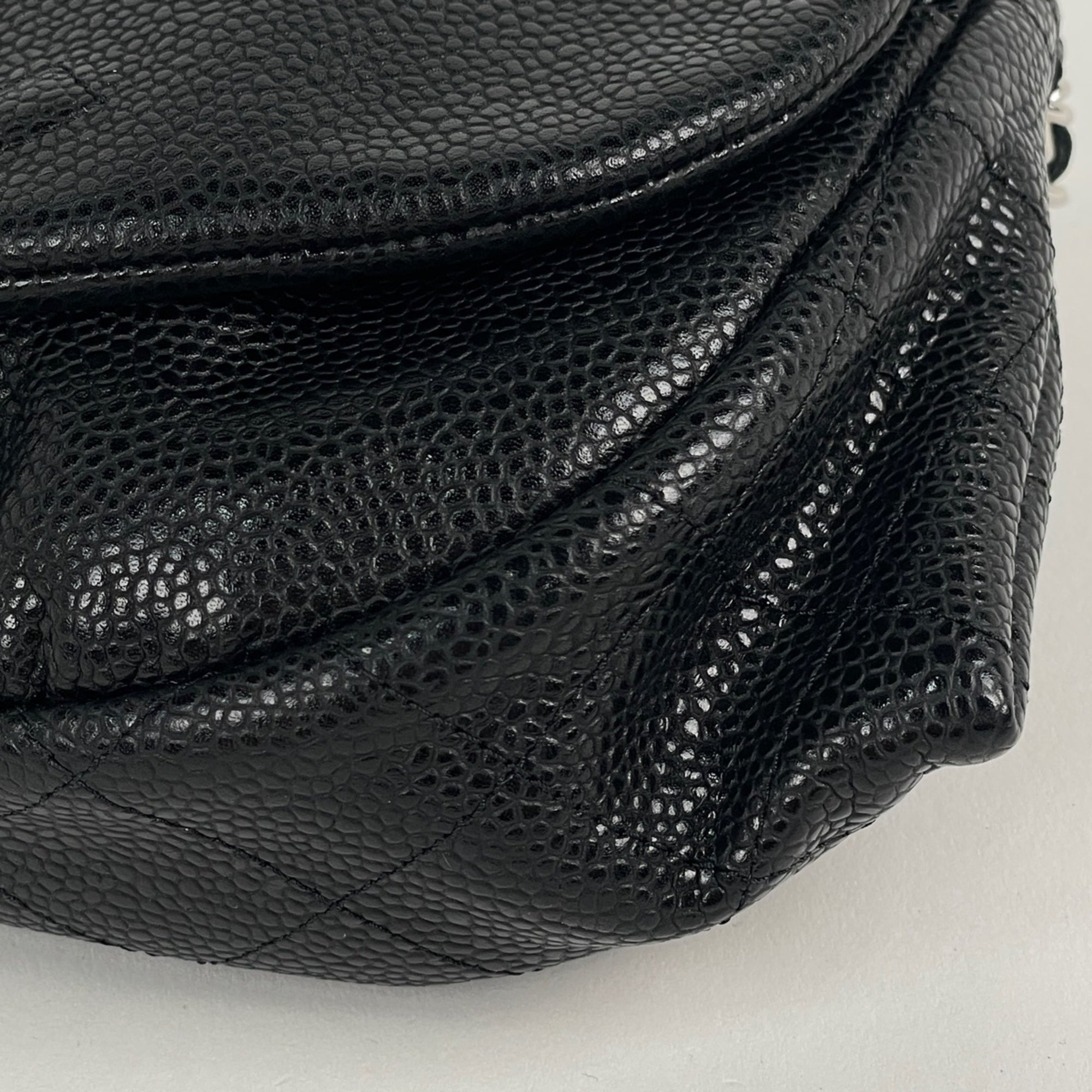 Chanel Black Grained Calfskin Shoulder Bag (Pre-Owned)