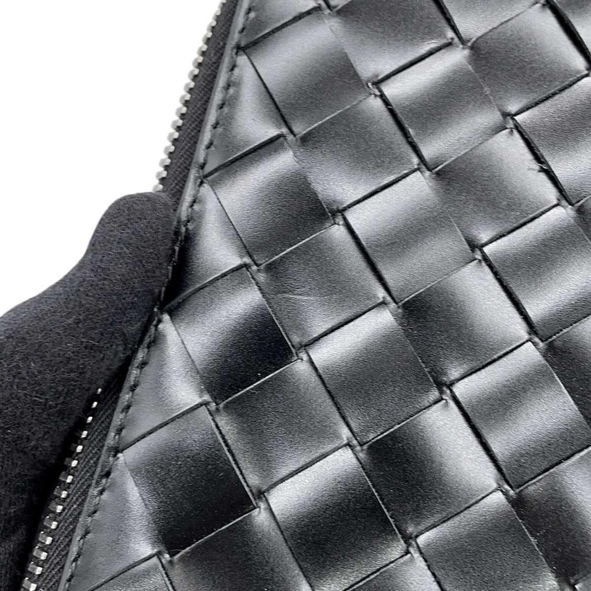 Bottega Veneta Black Leather Shoulder Bag (Pre-Owned)