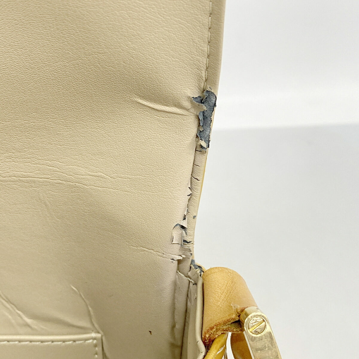 Louis Vuitton Beige Shoulder Bag (Pre-Owned)