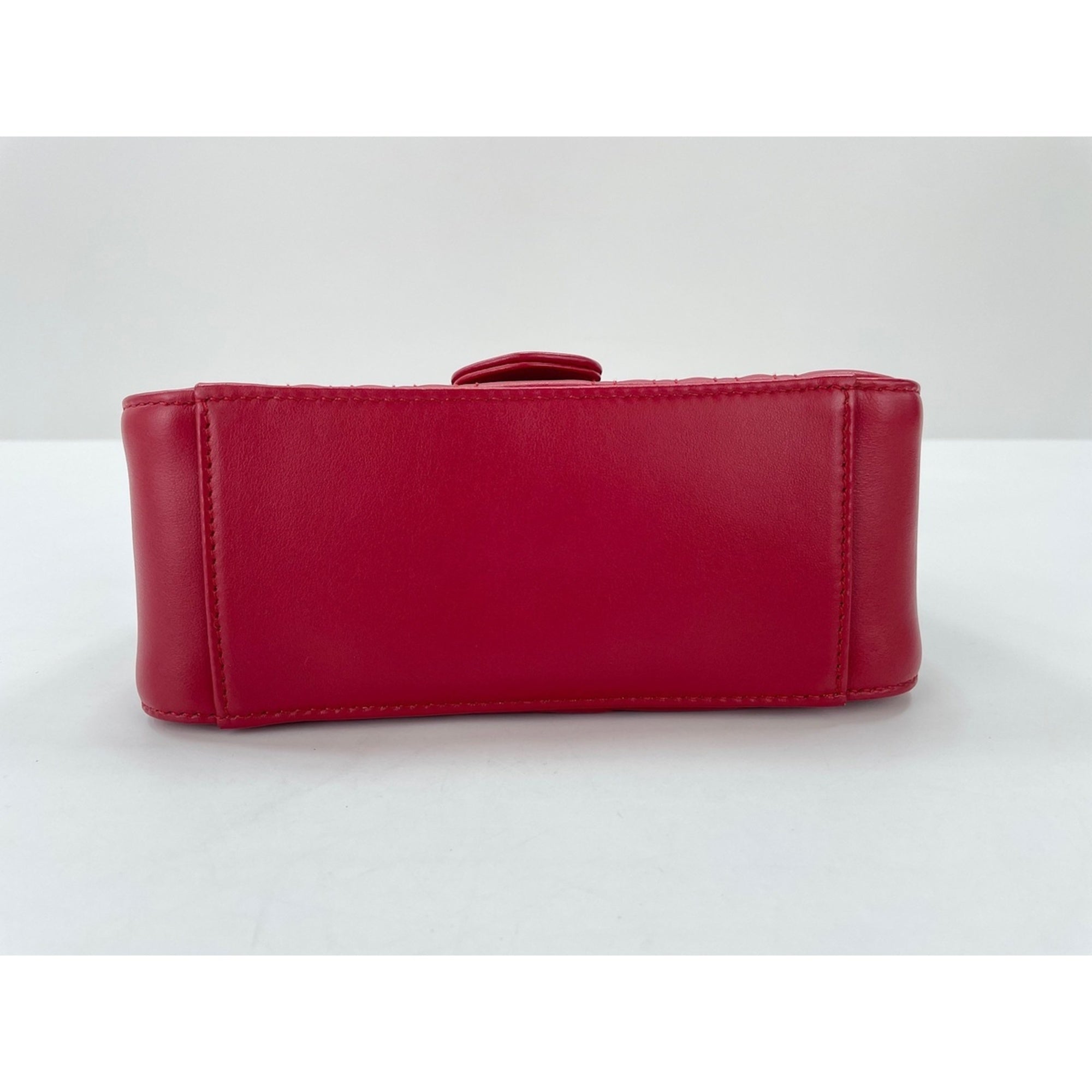 Gucci Red Color Shoulder Bag (Pre-Owned)
