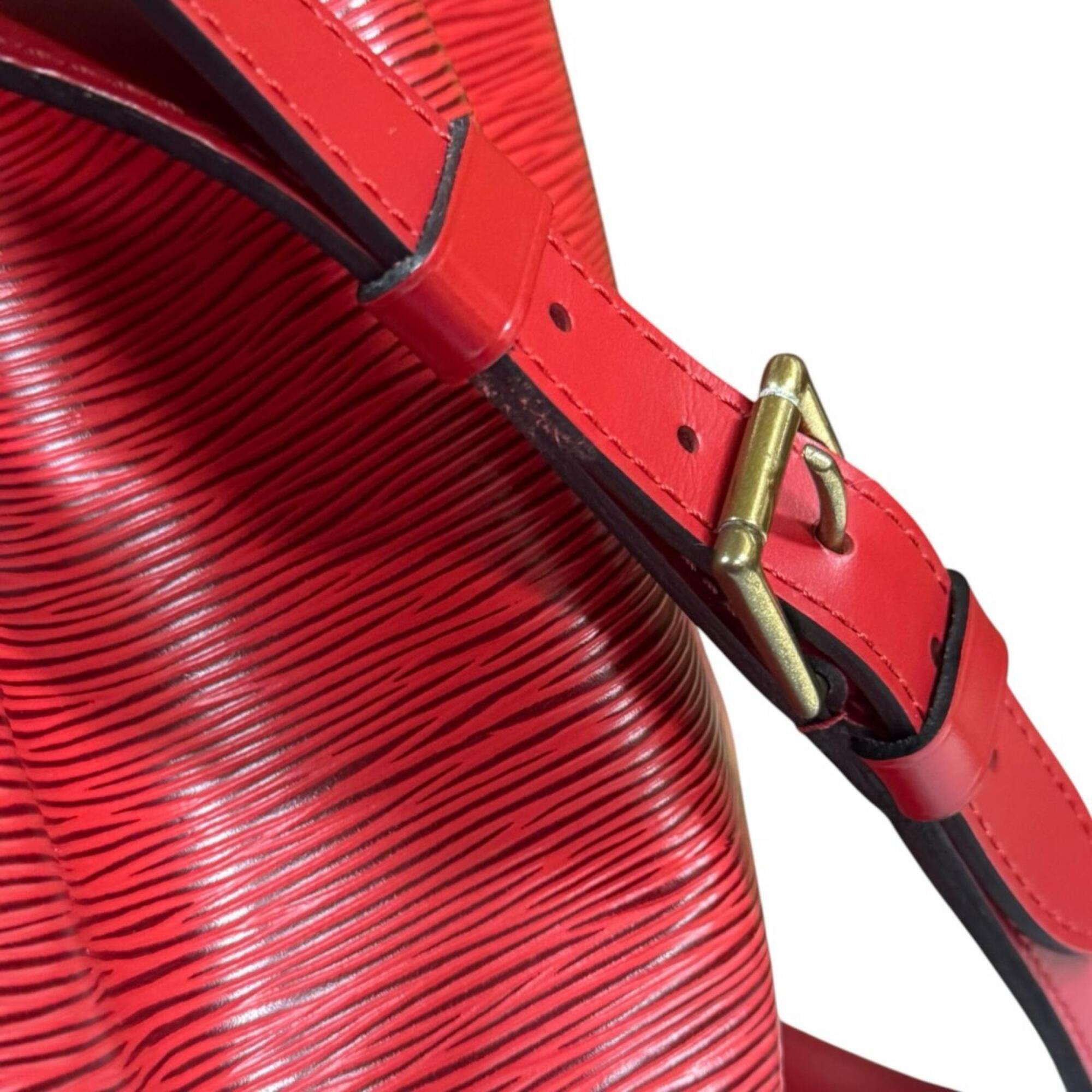 Louis Vuitton Castilian Red Red Color Epi Leather Shoulder Bag (Pre-Owned)