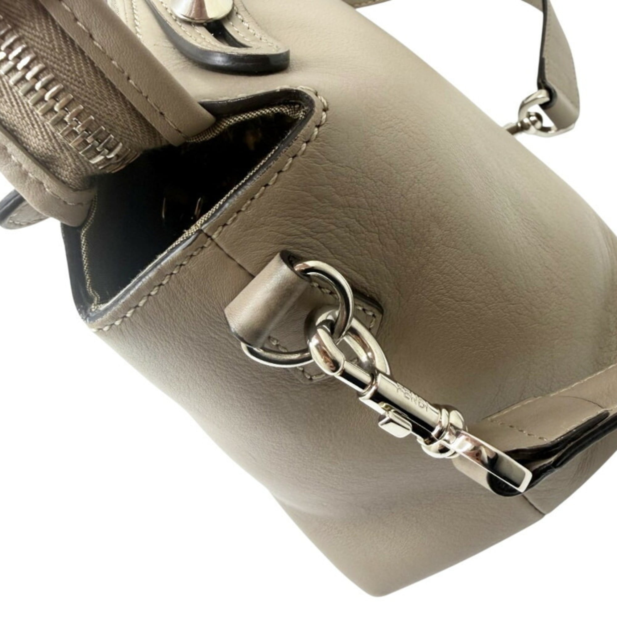 Fendi Grayish Leather Shoulder Bag (Pre-Owned)