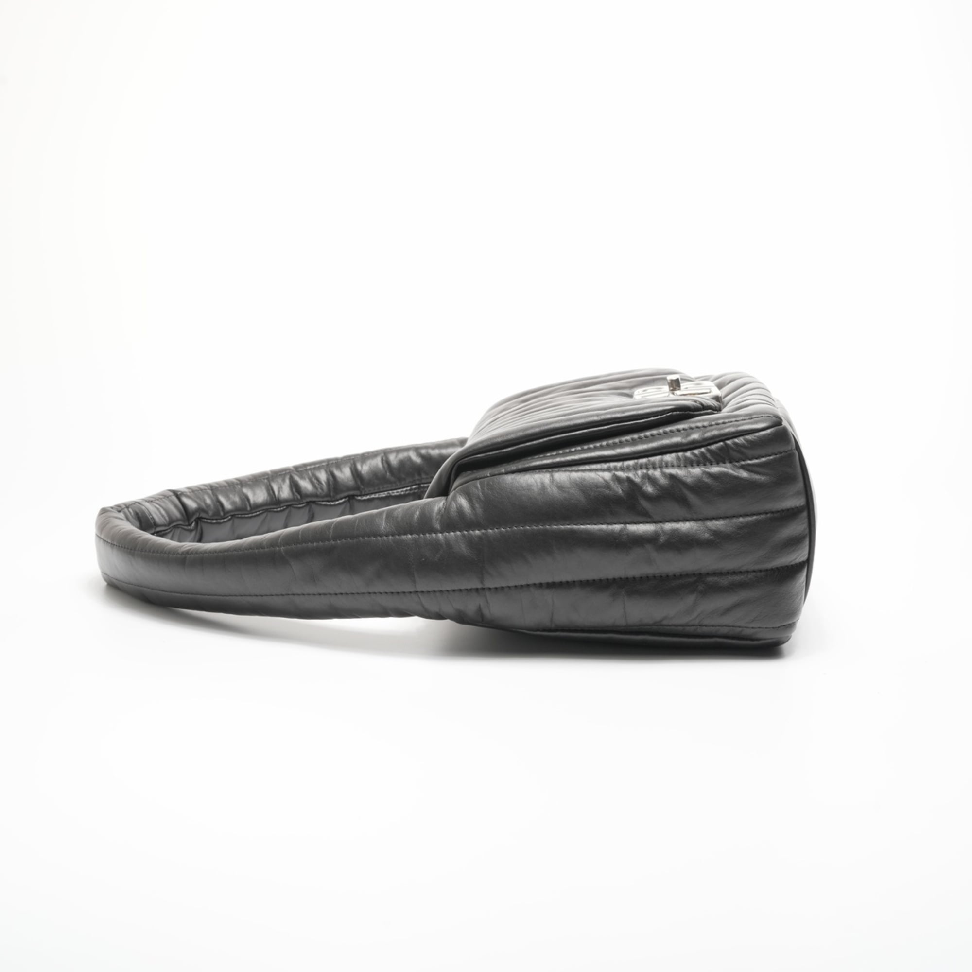 Balenciaga Black Leather Shoulder Bag (Pre-Owned)