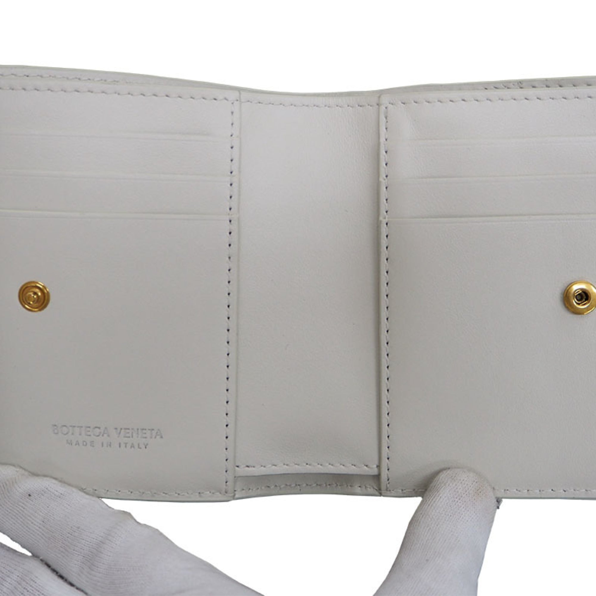 Bottega Veneta White Leather Wallet (Bi-Fold) (Pre-Owned)