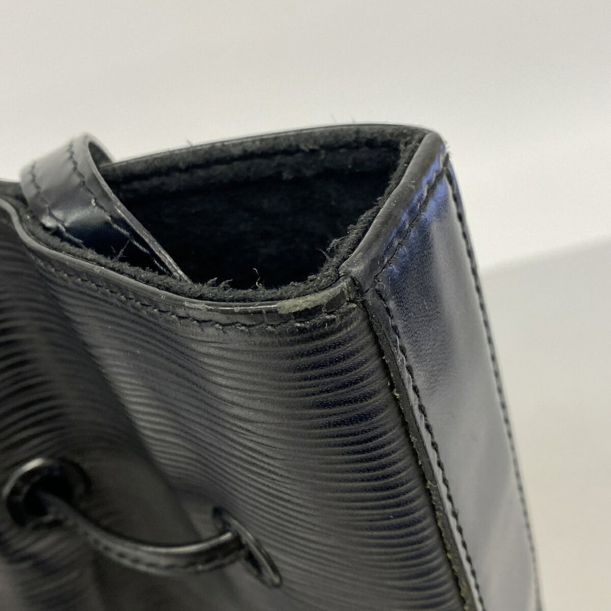 Louis Vuitton Noir Sling Bag (Pre-Owned)