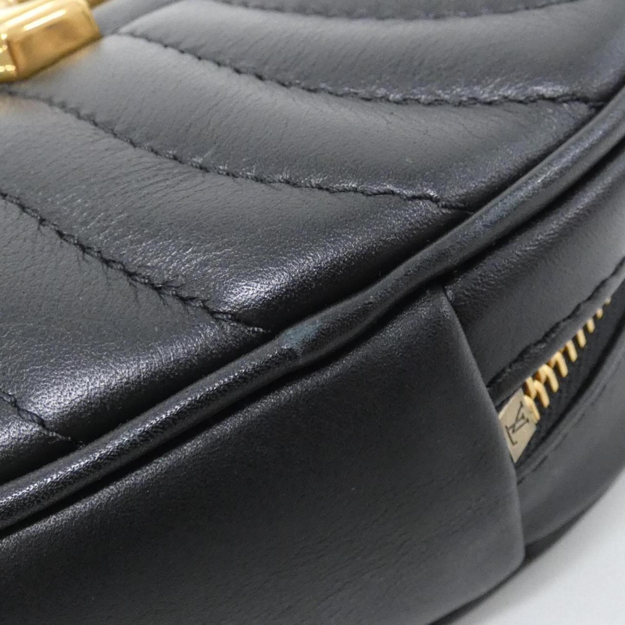 Louis Vuitton Black Leather Shoulder Bag (Pre-Owned)