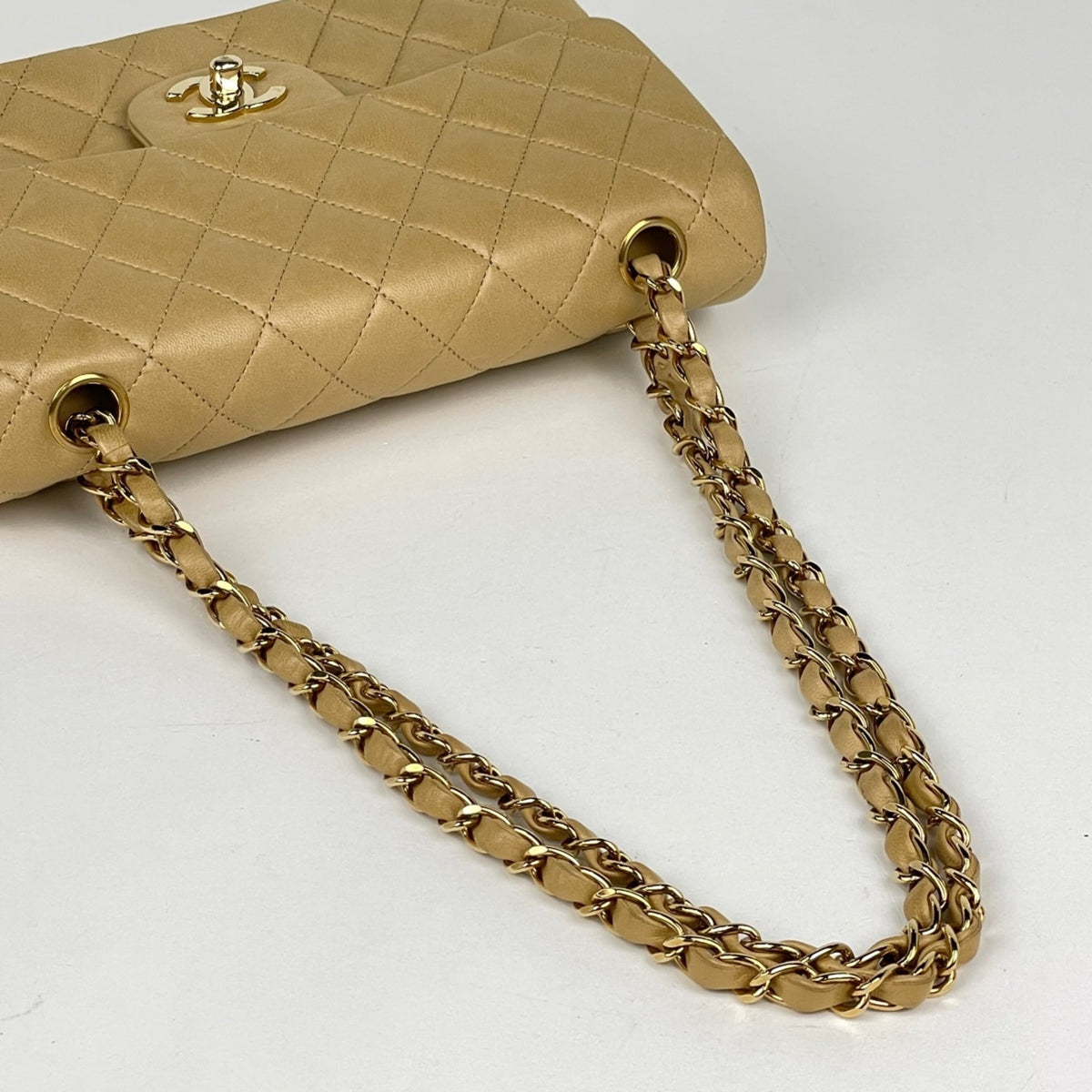 Chanel Matelasse Beige Leather Shoulder Bag (Pre-Owned)