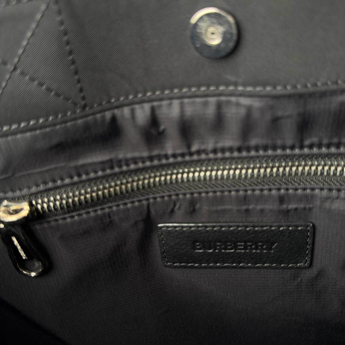 Burberry Black Nylon Shoulder Bag Tote Bag (Pre-Owned)