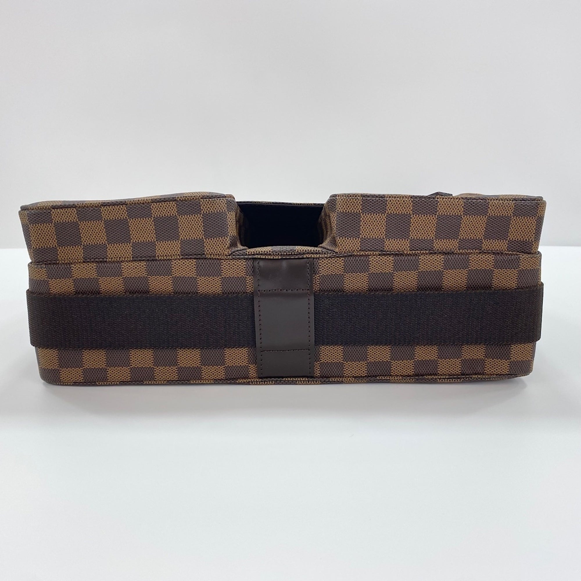 Louis Vuitton Brown Shoulder Bag (Pre-Owned)