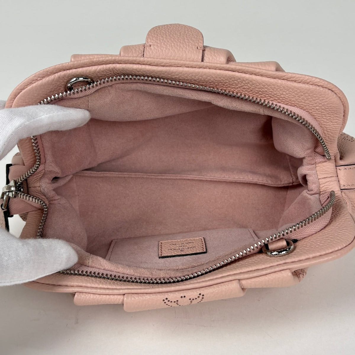 Louis Vuitton Magnolia Pink Monogram Mahina Leather Shoulder Bag (Pre-Owned)