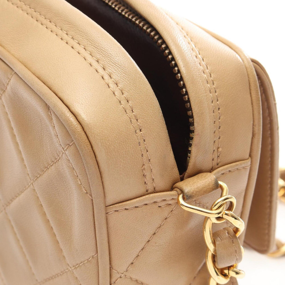 Chanel Beige Leather Handbag Shoulder Bag (Pre-Owned)