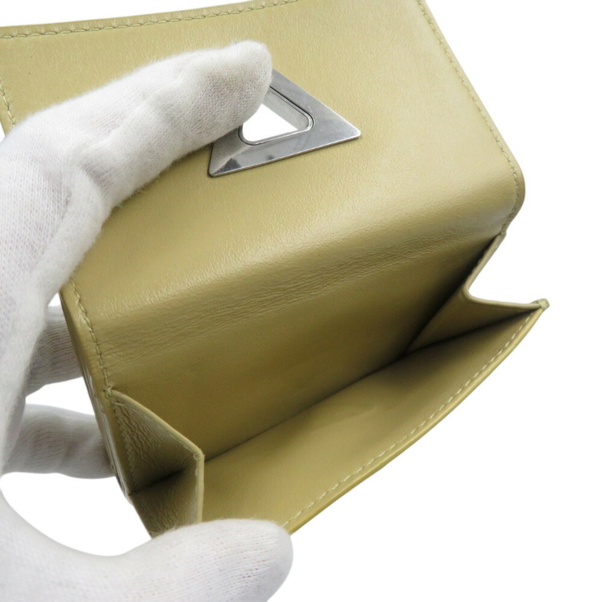 Bottega Veneta Beige Leather Wallet (Tri-Fold) (Pre-Owned)