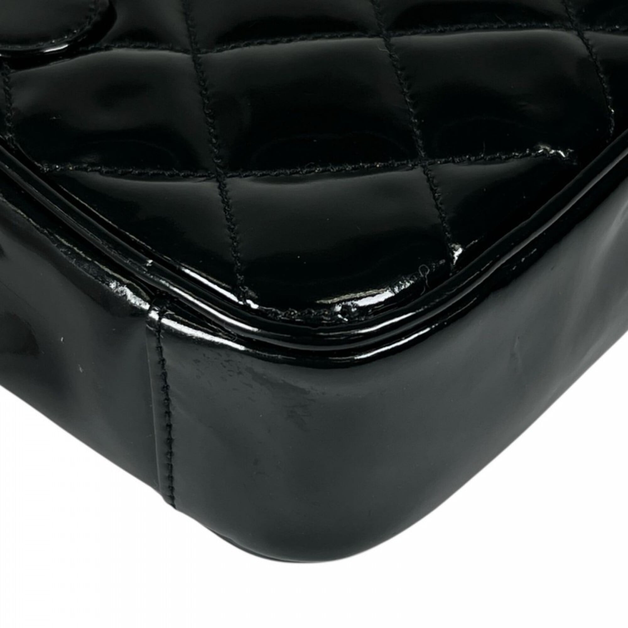 Chanel Matelasse Black Leather Shoulder Bag (Pre-Owned)