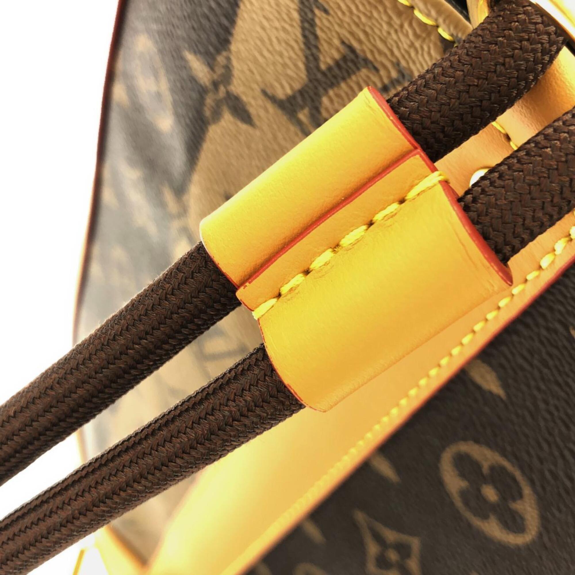 Louis Vuitton Marron Coated Canvas Shoulder Bag (Pre-Owned)