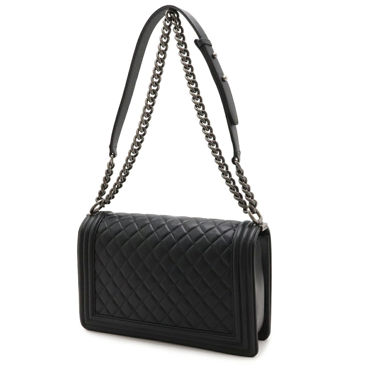 Chanel Matelasse Black Leather Shoulder Bag (Pre-Owned)