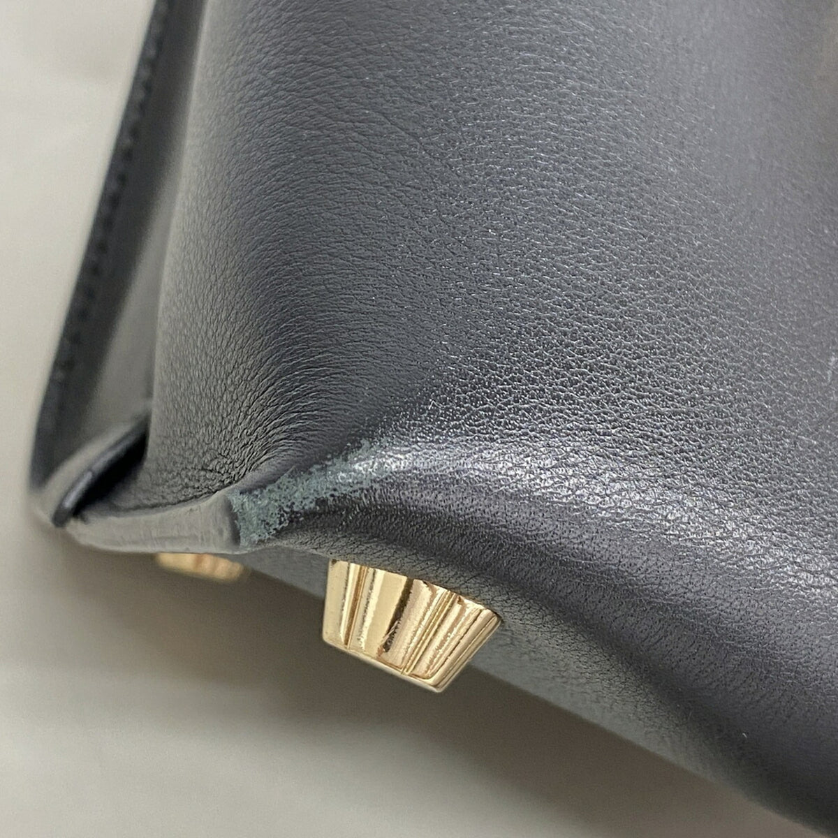 Salvatore Ferragamo Black Red Color Leather Handbag (Pre-Owned)