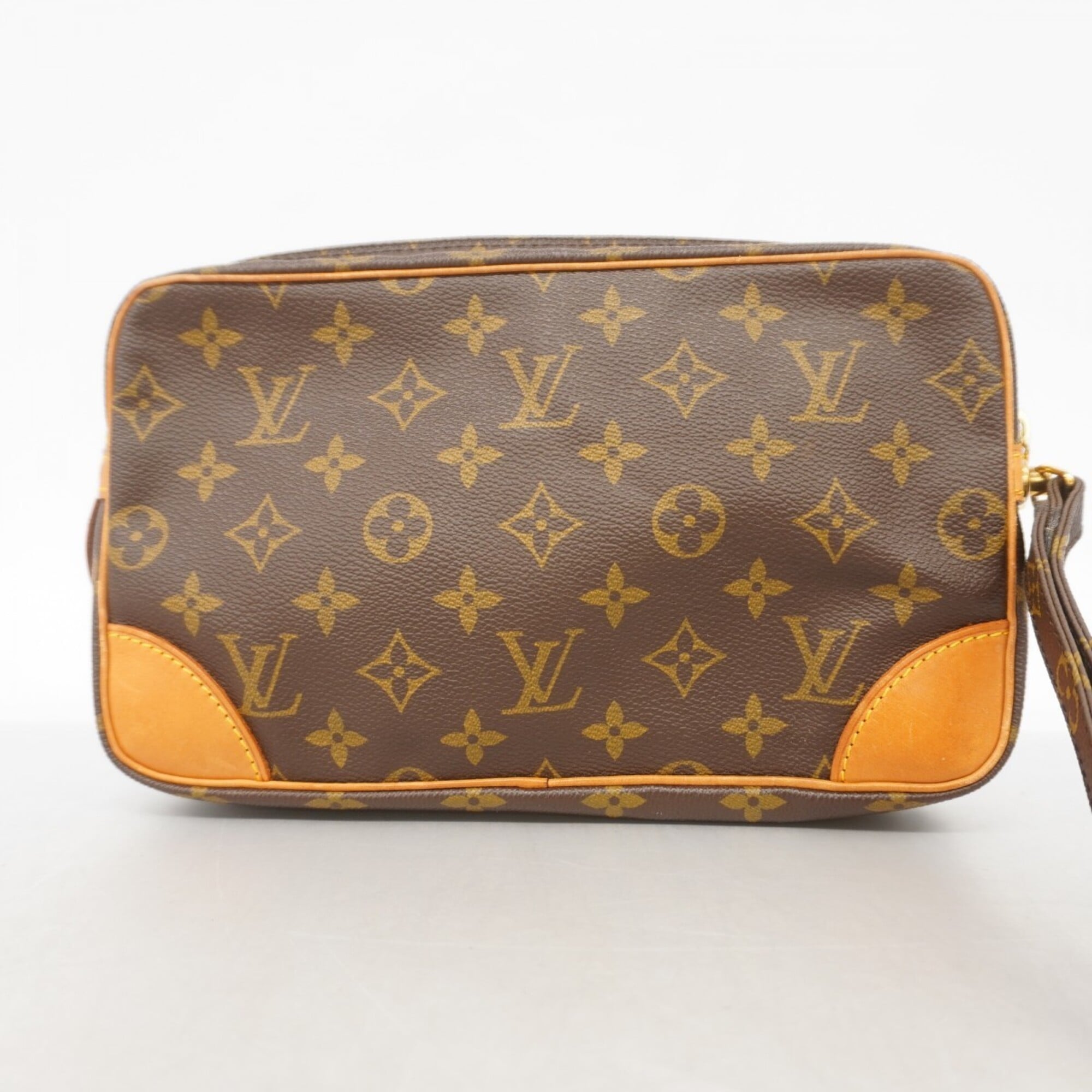 Louis Vuitton Brown Clutch Bag (Pre-Owned)