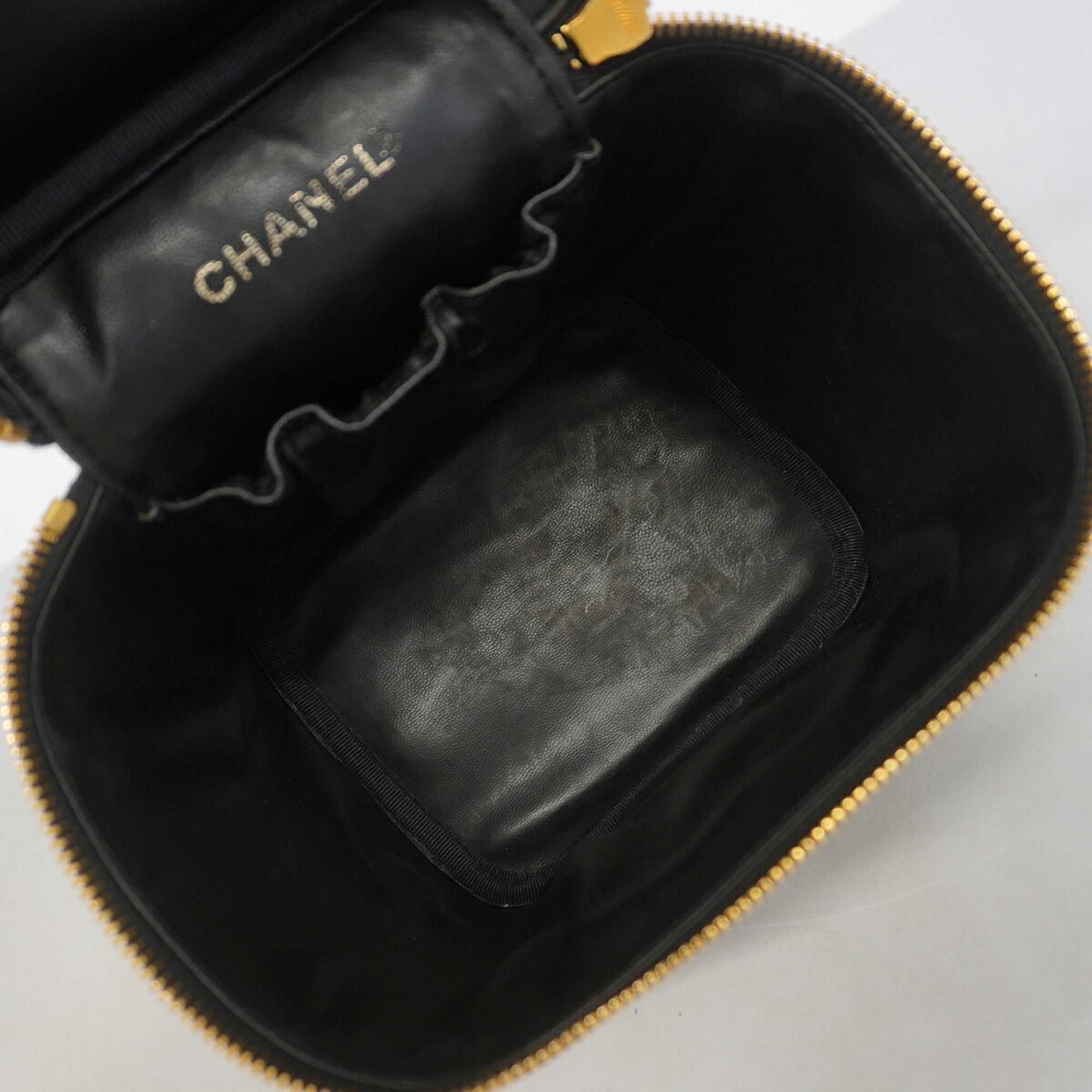Chanel Black Grained Calfskin Vanity Bag (Pre-Owned)