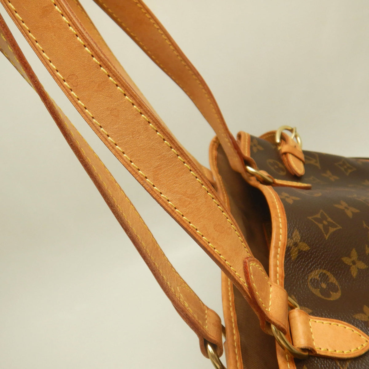 Louis Vuitton Brown Monogram Monogram Shoulder Bag (Pre-Owned)