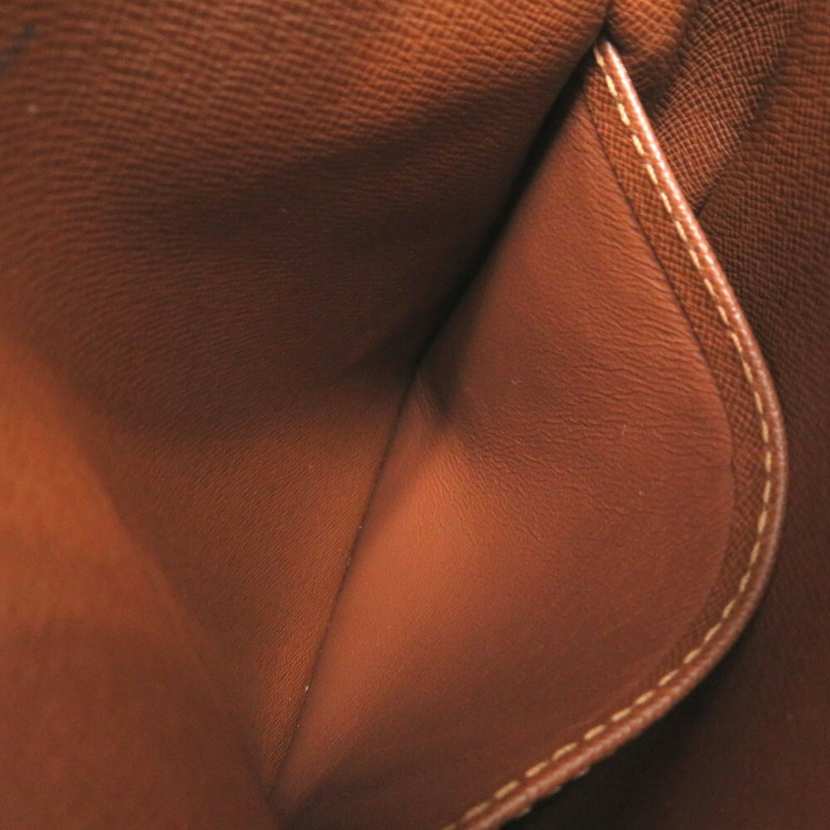Louis Vuitton Brown Monogram Monogram Shoulder Bag (Pre-Owned)