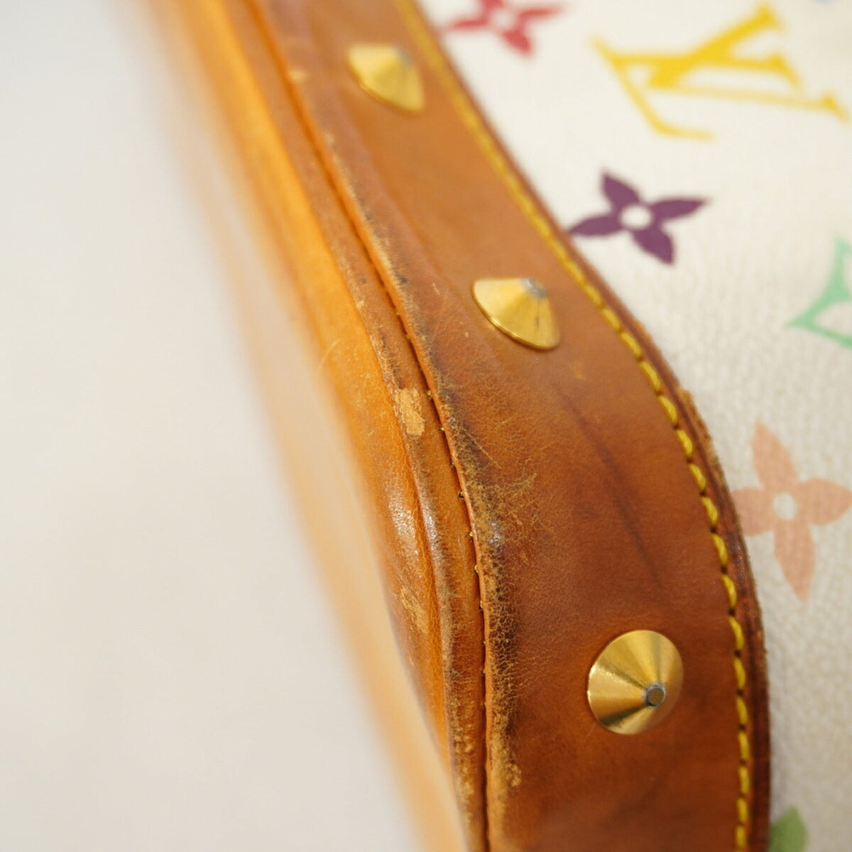 Louis Vuitton Blanc Handbag (Pre-Owned)