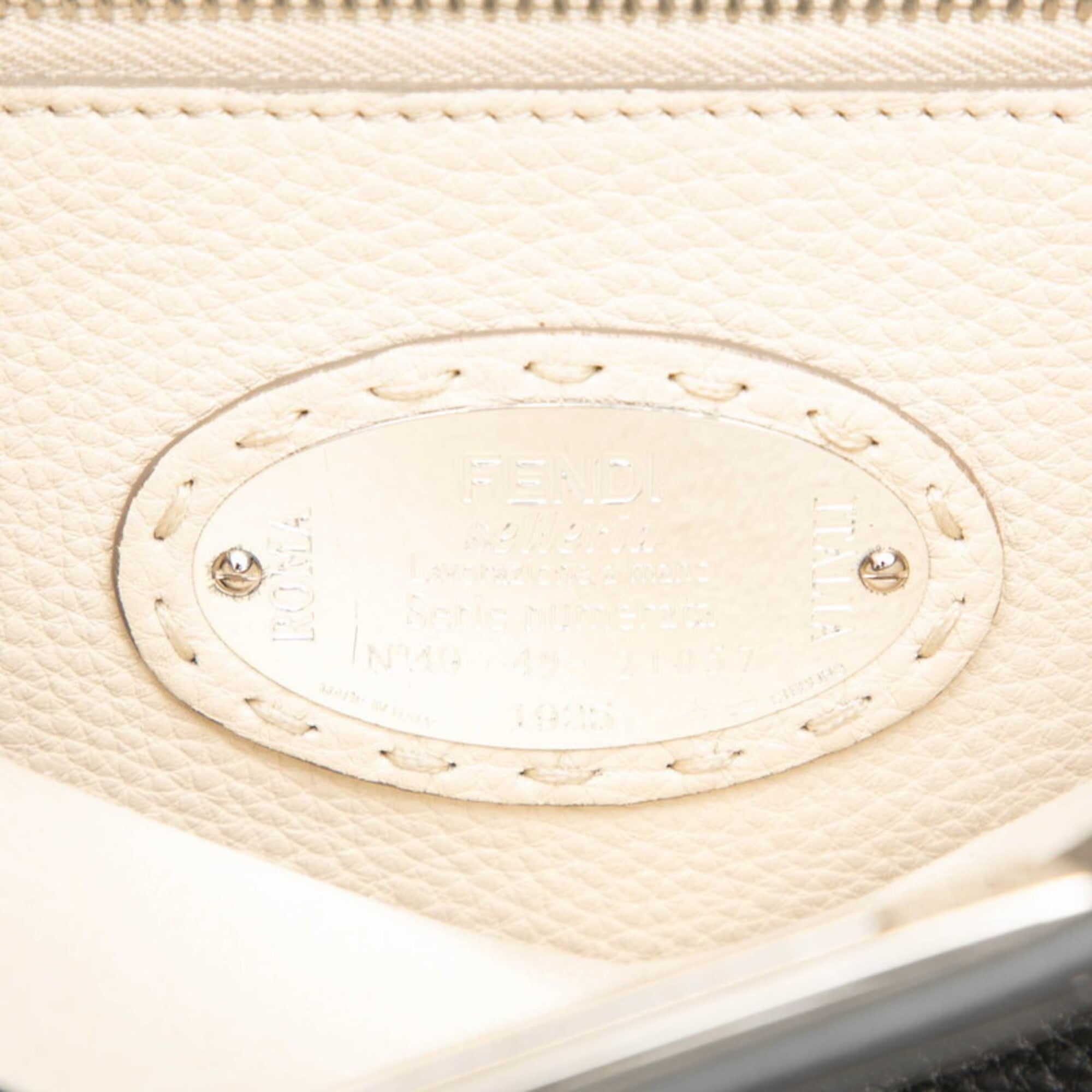 Fendi Selleria Gray Leather Handbag Shoulder Bag (Pre-Owned)