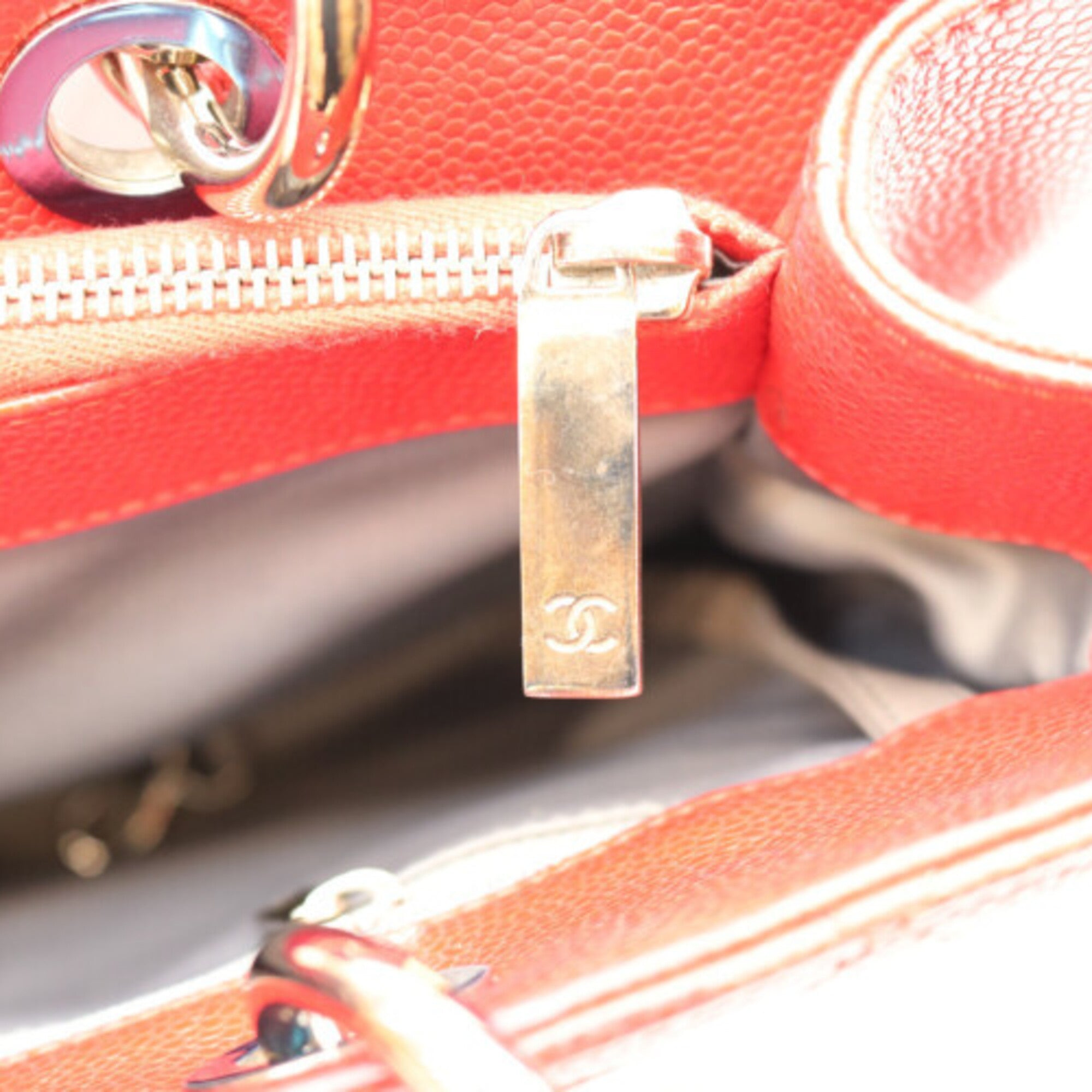 Chanel Red Color Grained Calfskin Tote Bag (Pre-Owned)