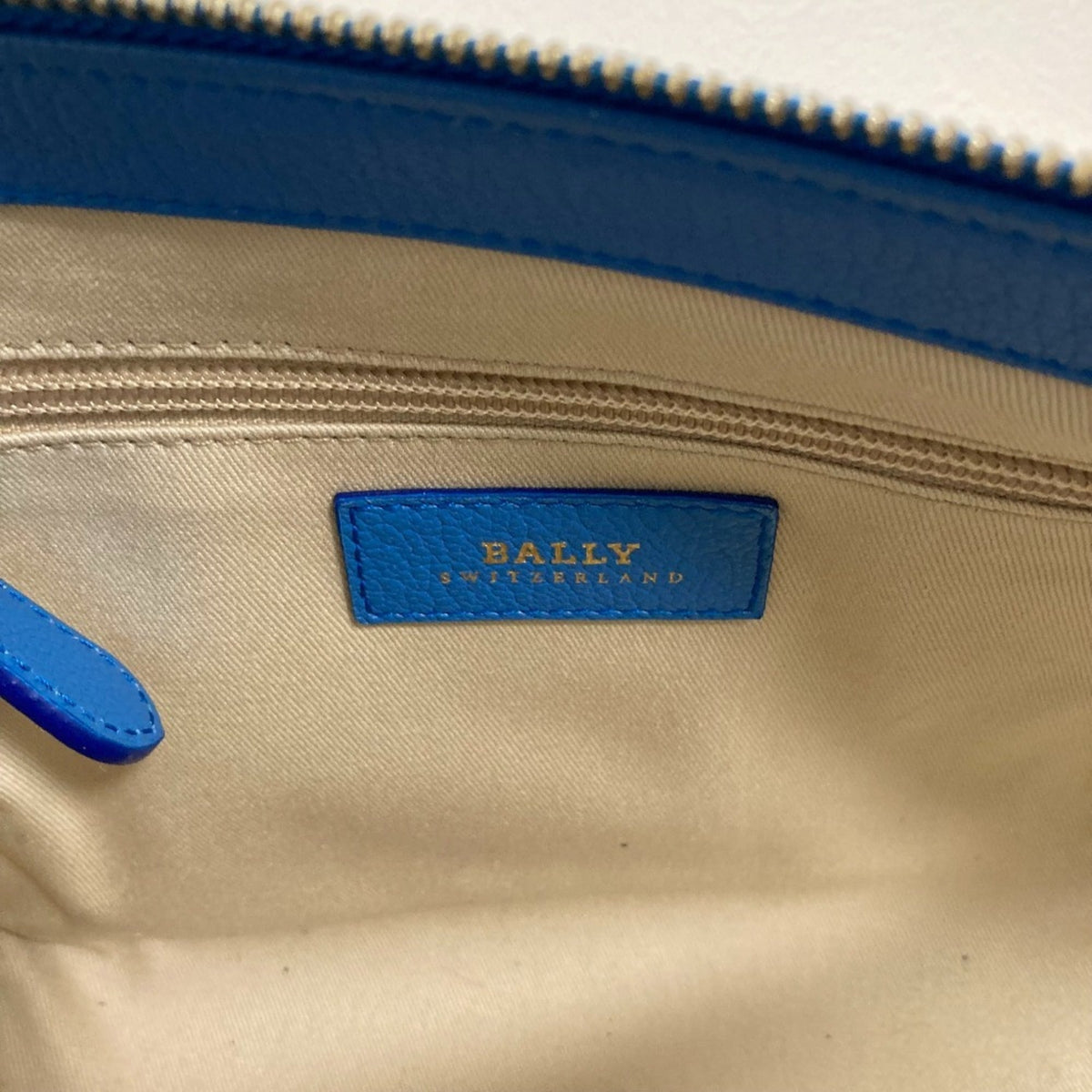 Bally Blue Leather Shoulder Bag (Pre-Owned)