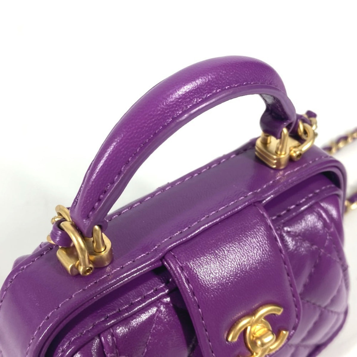 Chanel Purple Leather Shoulder Bag (Pre-Owned)