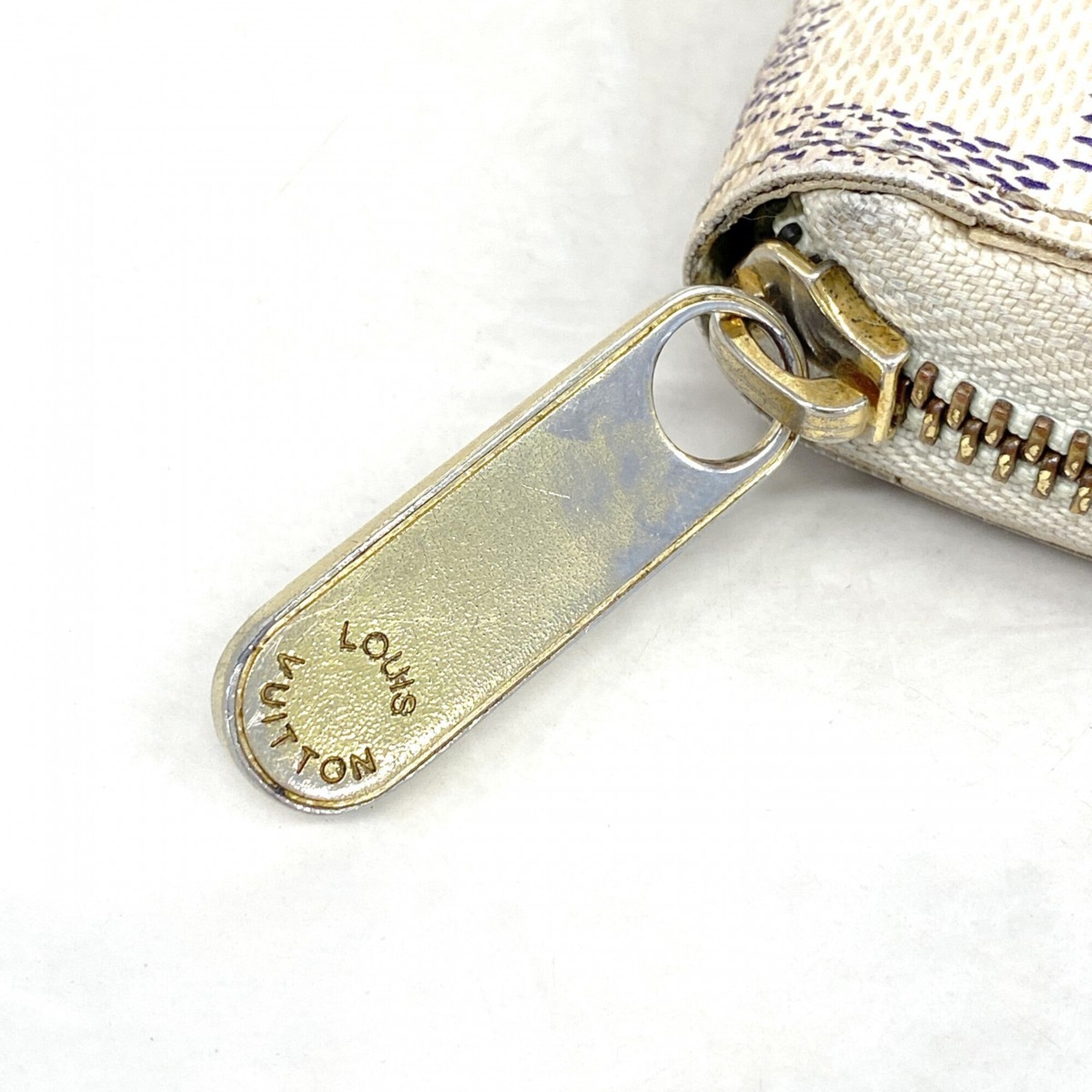Louis Vuitton White Long Wallet (Bi-Fold) (Pre-Owned)