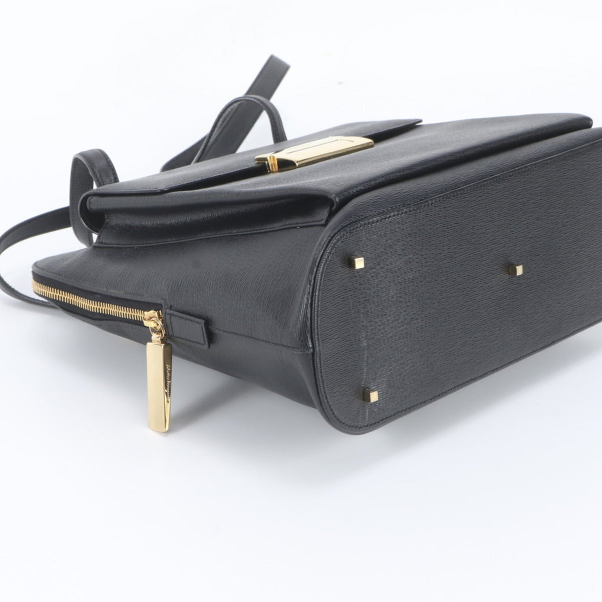 Salvatore Ferragamo Black Leather Crossbody Bag Handbag Shoulder Bag Tote Bag (Pre-Owned)