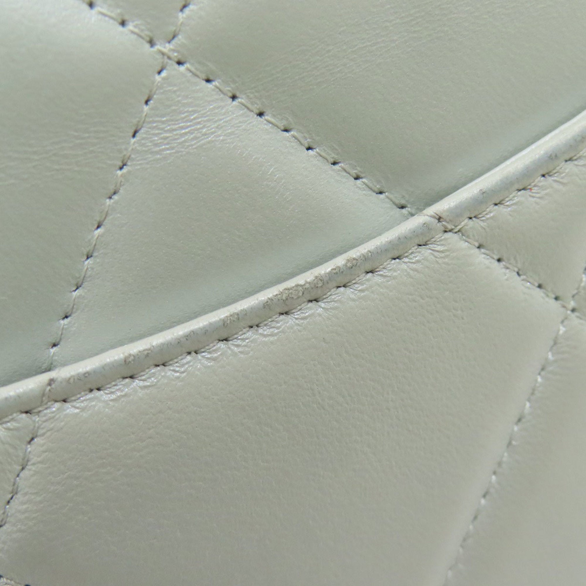 Chanel Light Gray Leather Shoulder Bag (Pre-Owned)