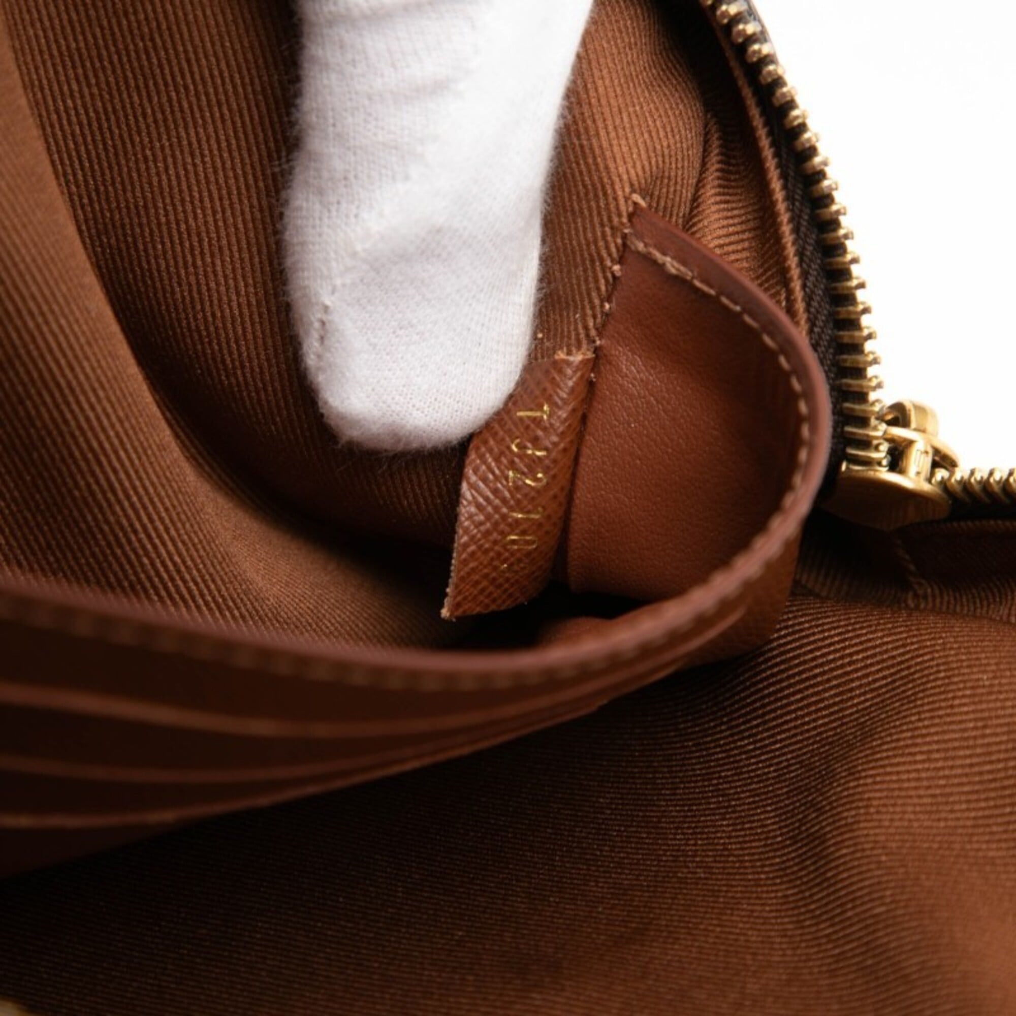 Louis Vuitton Brown Monogram Monogram Clutch Bag (Pre-Owned)