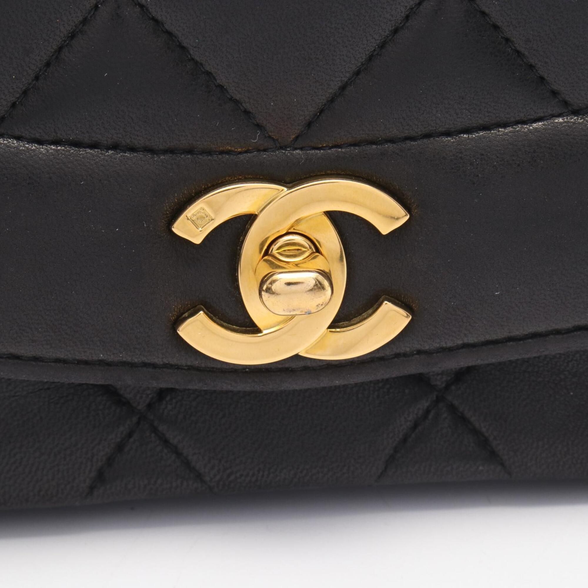 Chanel Black Leather Handbag Shoulder Bag (Pre-Owned)