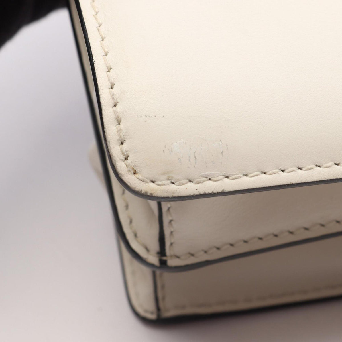 Prada White Leather Handbag (Pre-Owned)