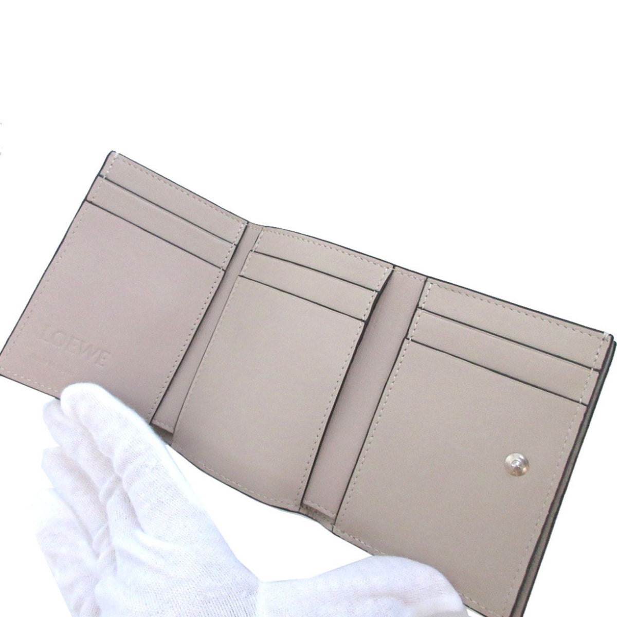 Loewe Green Leather Wallet (Tri-Fold) (Pre-Owned)