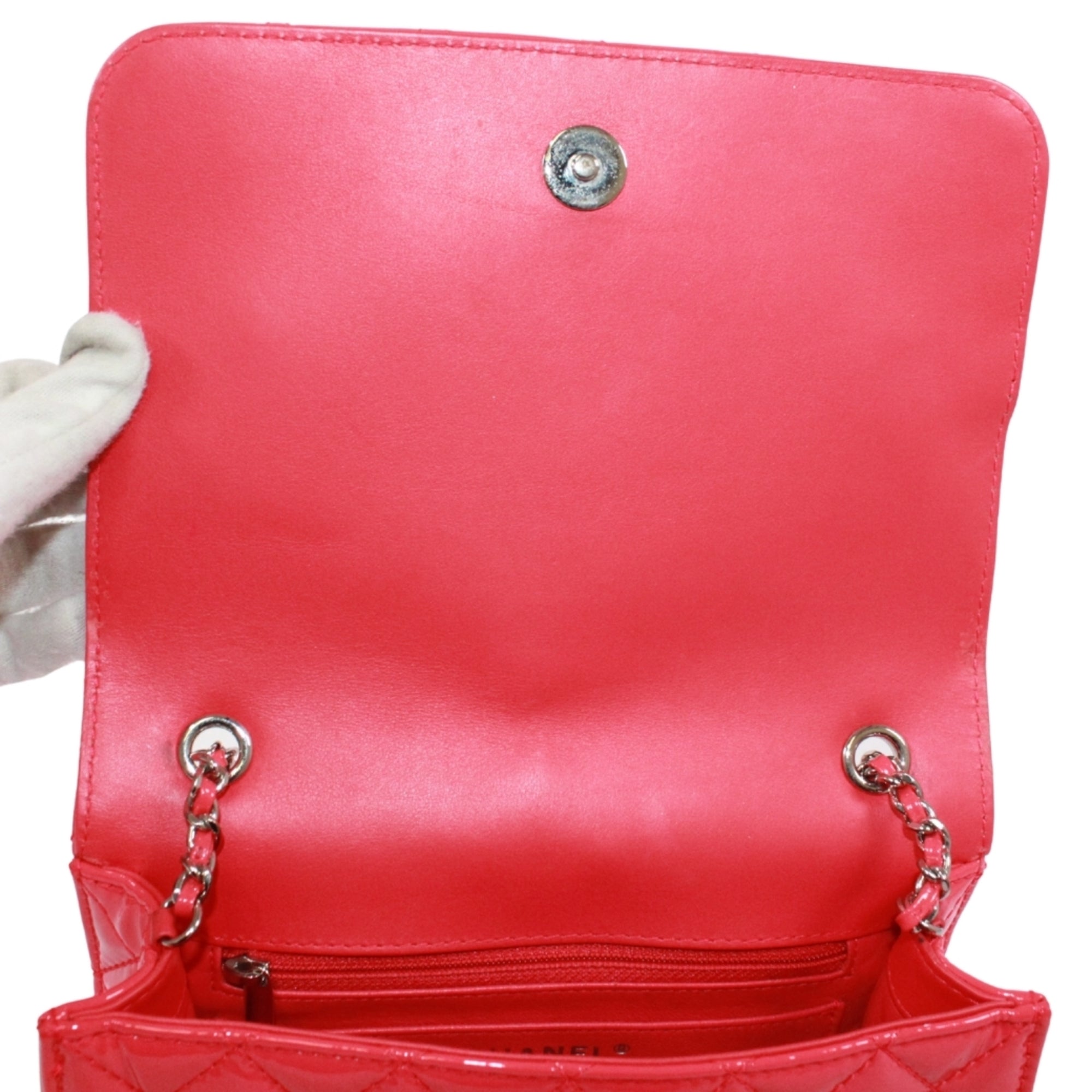 Chanel Pink Patent Leather Shoulder Bag (Pre-Owned)